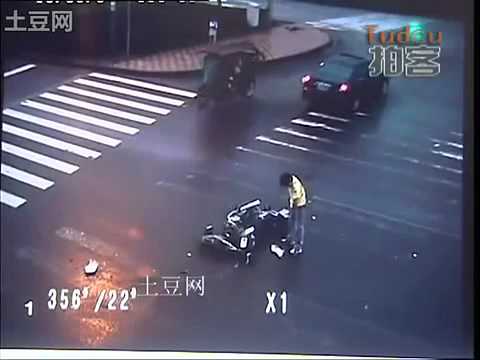 VIDEO: Kung Fu motociklists. (Kung Fu Motorcyclist)