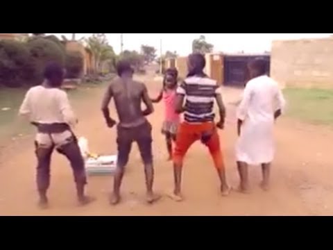 Āfrikas deja. (An African Kid Starts To Dance In The Street)