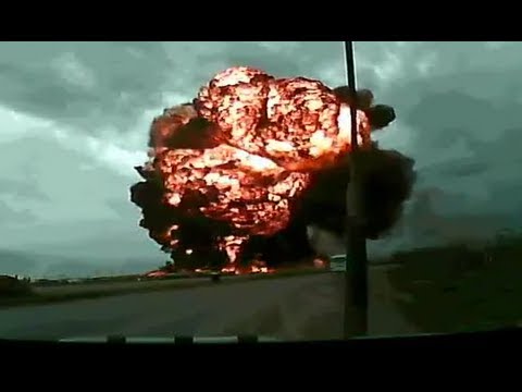 Aculieciniek video: šokējoša lidmašīnas Boeing 747 avārija! (Cargo Boeing 747 crashes at Bagram Airfield)