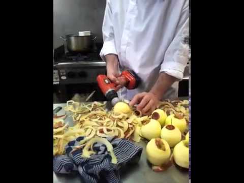 Kā pareizi jāmizo āboli un kartupeļi? (Peeling apples with a power drill is pretty neat)