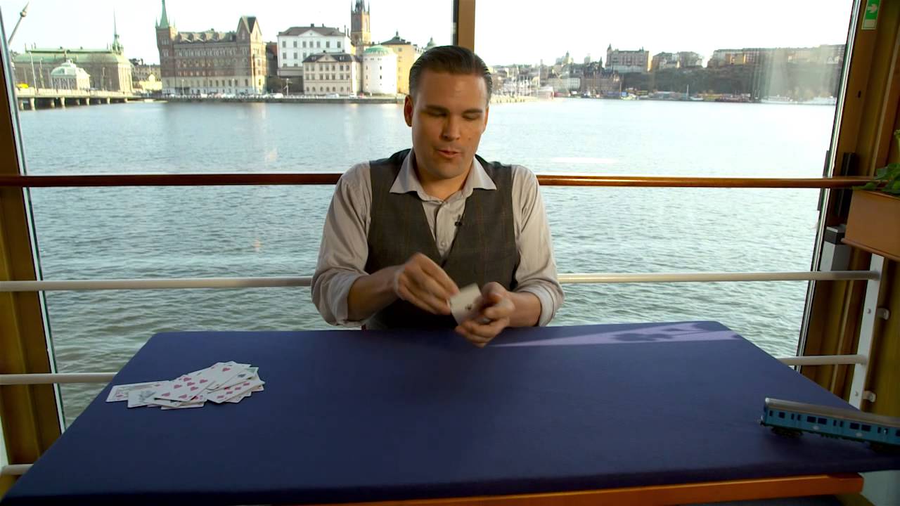 Kāpēc ir vērts apmeklēt Stokholmu? (This Is A Fantastically Executed Video About Stockholm With Card Tricks)