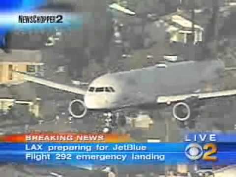 Iespaidīga lidmašīnās avārijas nosēdināšana. (Jet Blue Emergency Landing)