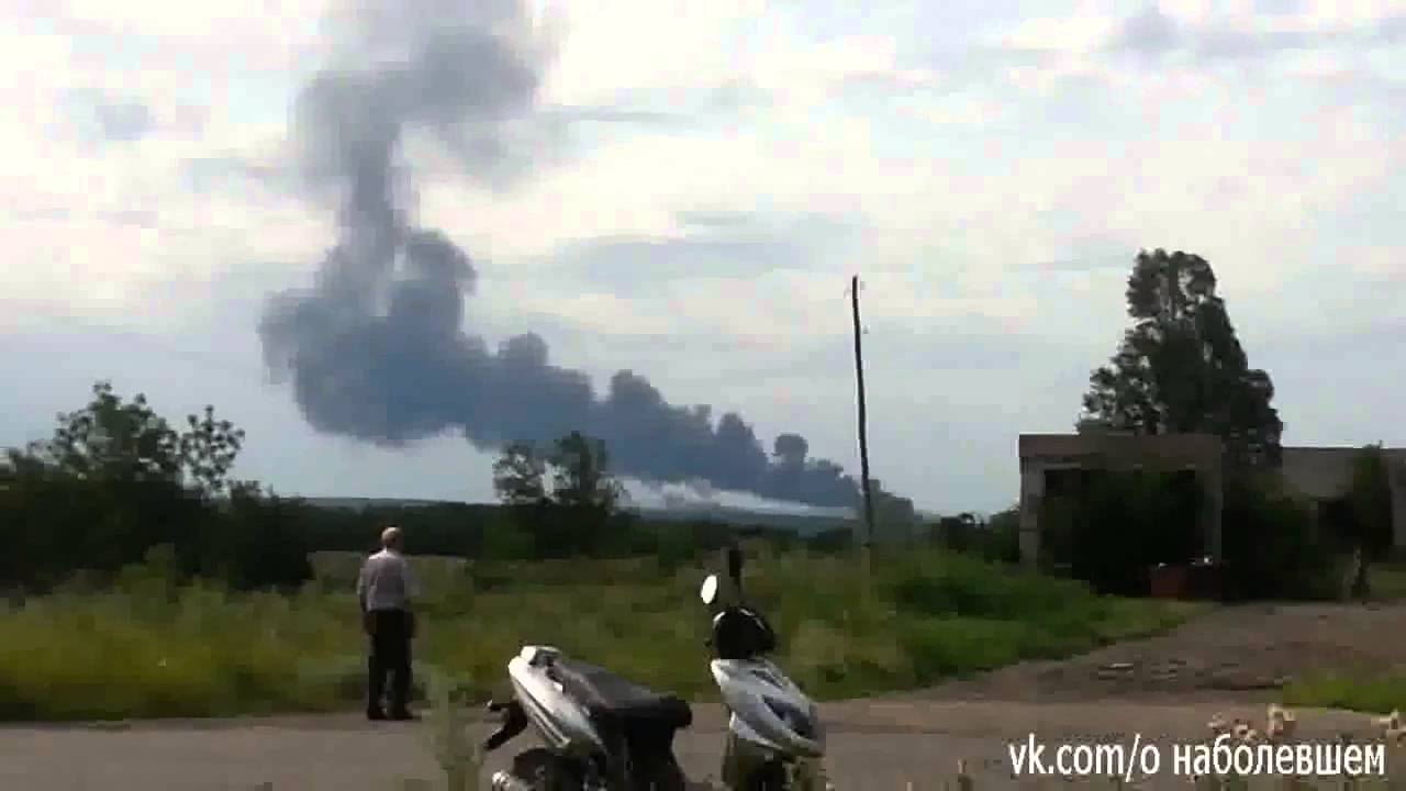 VIDEO – Ukrainas austrumos notriekta pasažieru civilā lidmašīna ar 300 cilvēkiem.