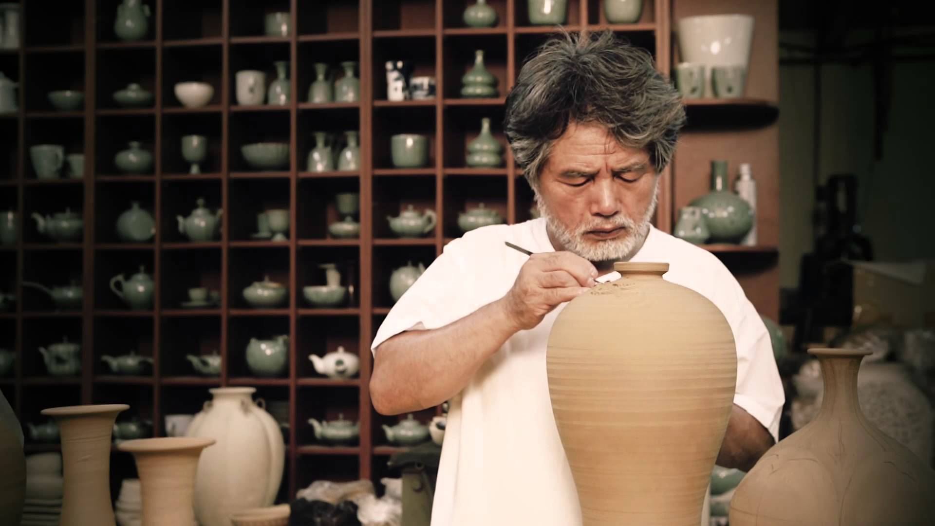 VIDEO – Keramikas guru. (Icheon Master Hand)