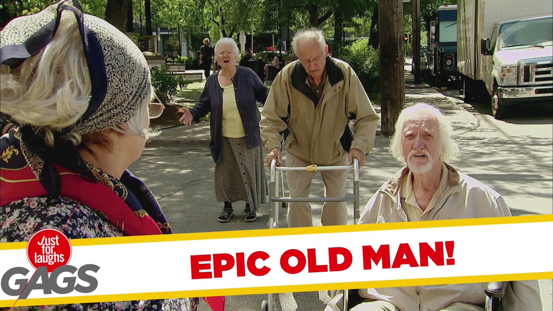 VIDEO – Seniori izjoko autovadītājus! (Epic Old Man – Traffic Jam Prank)