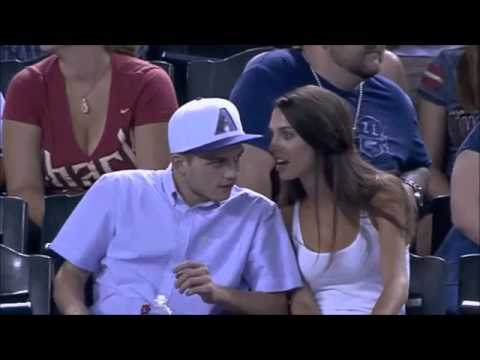 VIDEO – Vibrējošās biksītes. (This Guy Has The Remote To His Girlfriend’s Vibrating Panties In His Pocket)