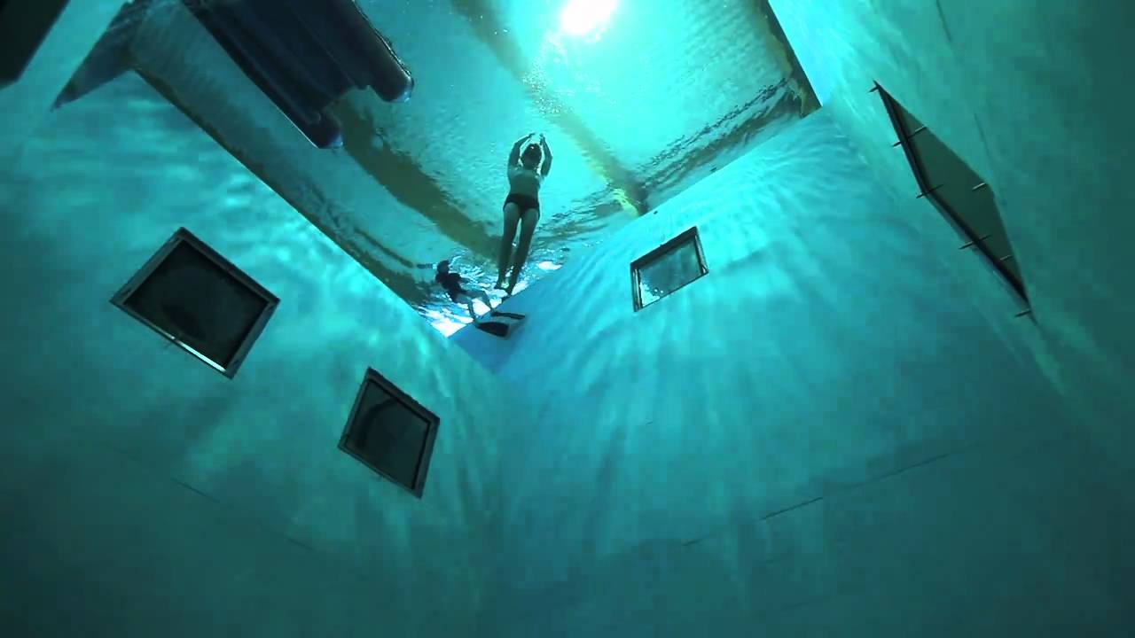 VIDEO – Iespaidīgi! Dziļākais peldbaseins pasaulē. (Deepest Swimming Pool In The World)