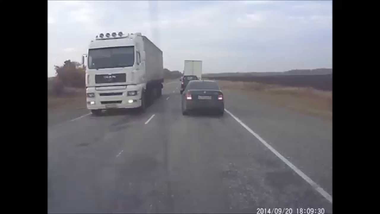 VIDEO –  Šokējoši kadri! Krievijā nepieredzējis šoferis traucas tieši pretī fūrei! (Meanwhile on Russia roads)