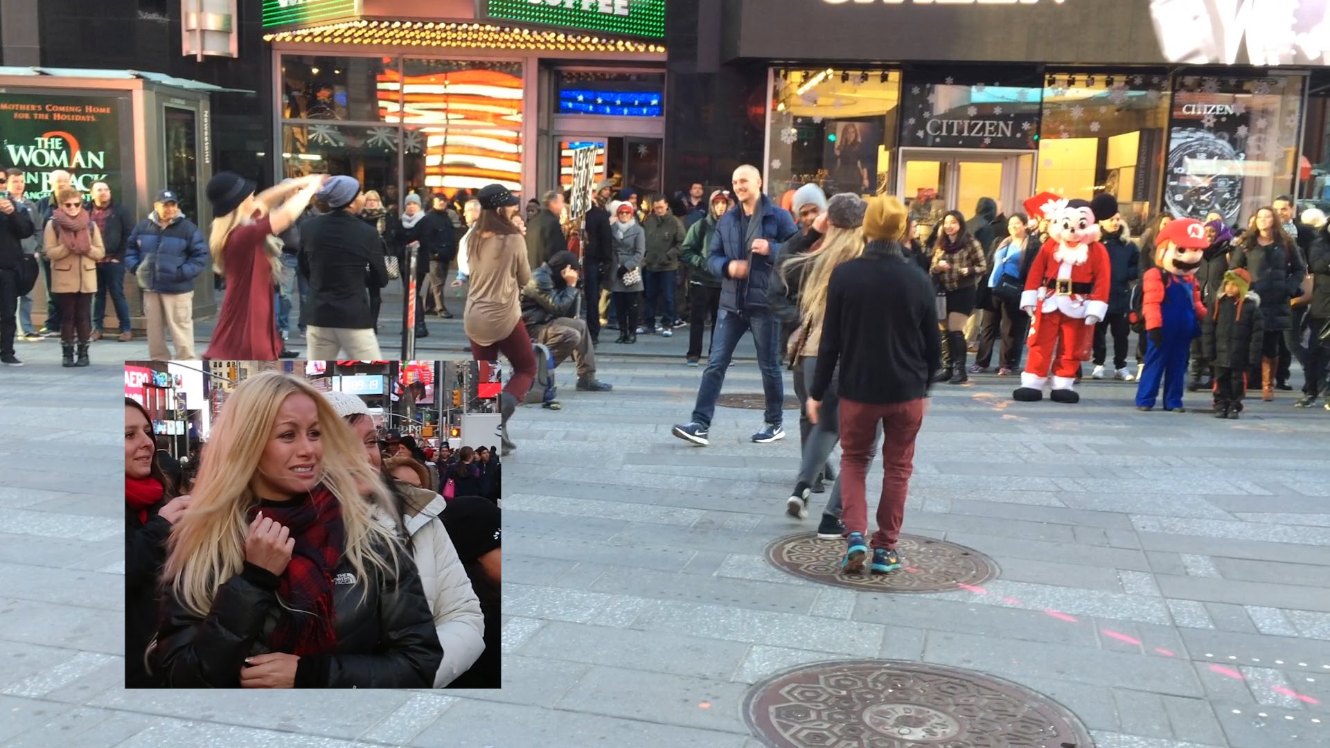 VIDEO: Iespaidīgs bildinājums pašā Ņujorkas centrā! (NYC Flash Mob Proposal)