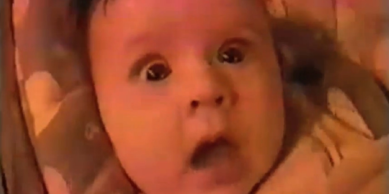 VIDEO: Mazuļu reakcija, braucot caur tuneli! (Babies going through tunnels!)