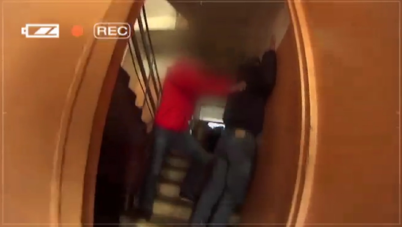 VIDEO: Slēptā kamera: Kā maskējošies policisti Jūrmalā “sašņorēja” narkotiku tirgotāju!?