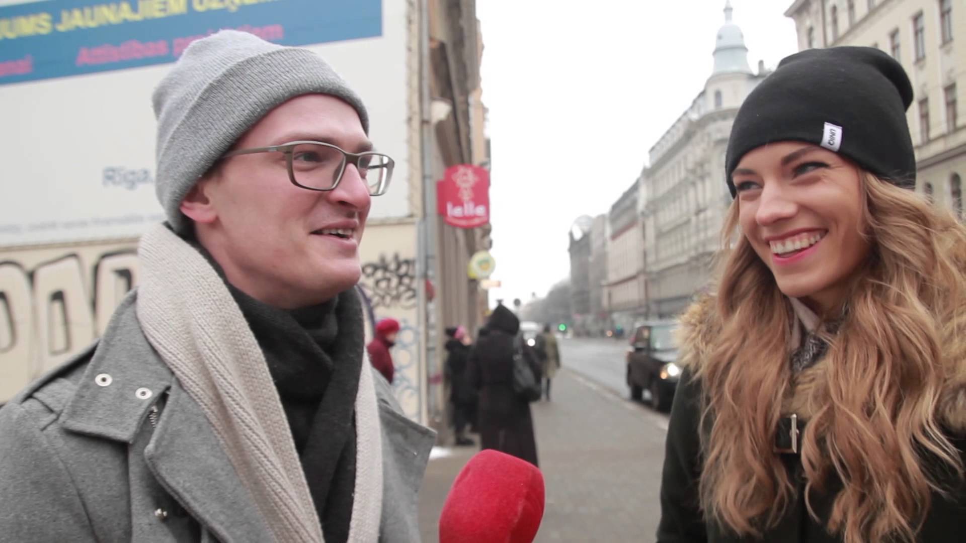 VIDEO: Kāda patiesībā ir žurnālistu ikdiena? Simpātiskā Lelde Lietaviete un Goran Gora.