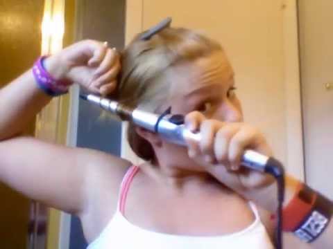 VIDEO: Meitene un matu taisnotājs… (Hair Tutorial Gone Terribly Wrong!)