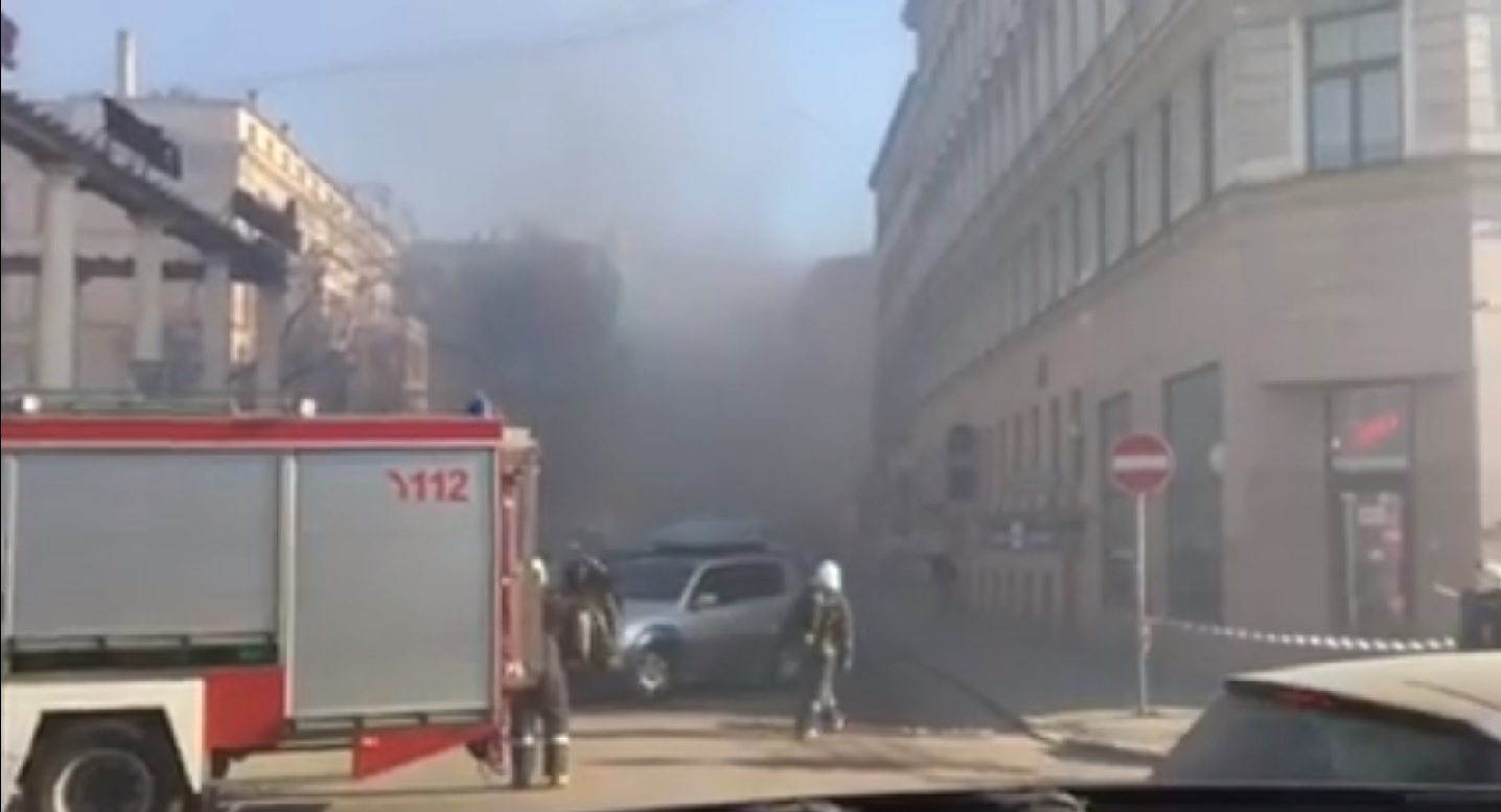 Aculiecinieka video: Rīgas cirks liesmās! Rīgas centru pārklāj melns dūmu mākonis!