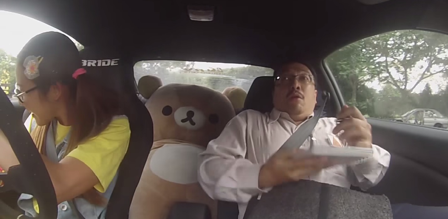 VIDEO: Kā meitene pārsteidza savus braukšanas instruktorus? (Fast & Furious Nerd Shocks Instructors!)