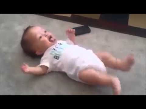 VIDEO: Nost ar telefonu – labāk uzdejot! (This Baby Was Born To Dance!)