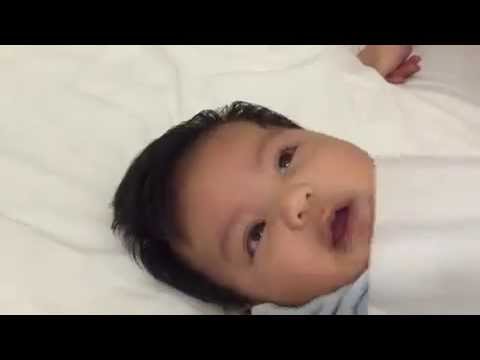 VIDEO: Kā iemidzināt mazuli 40 sekundēs!? (This crazy trick could put a baby to sleep in just 40 seconds!)