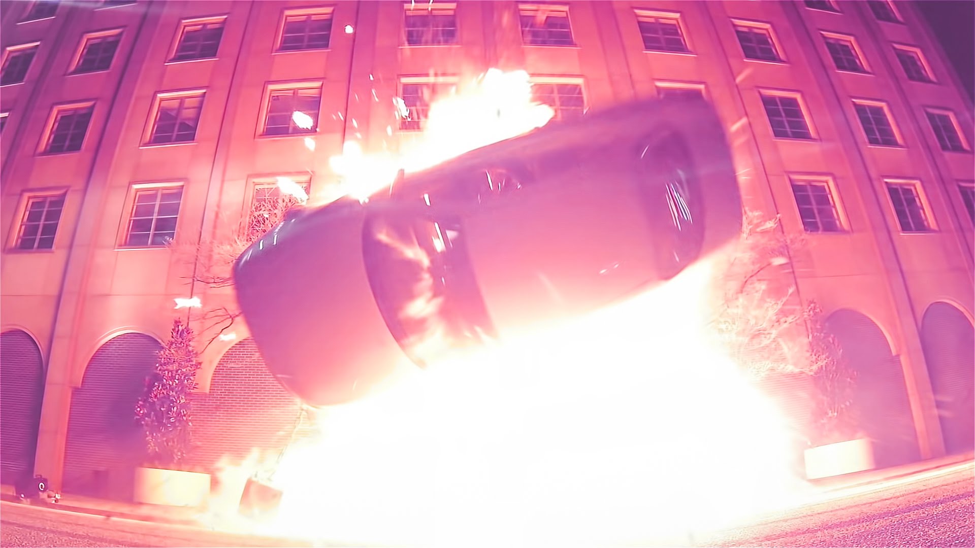 VIDEO: Unikāli aizkadri no “Fast&Furious 7” filmas uzņemšanas! (Furious 7 – Behind the Stunts!)