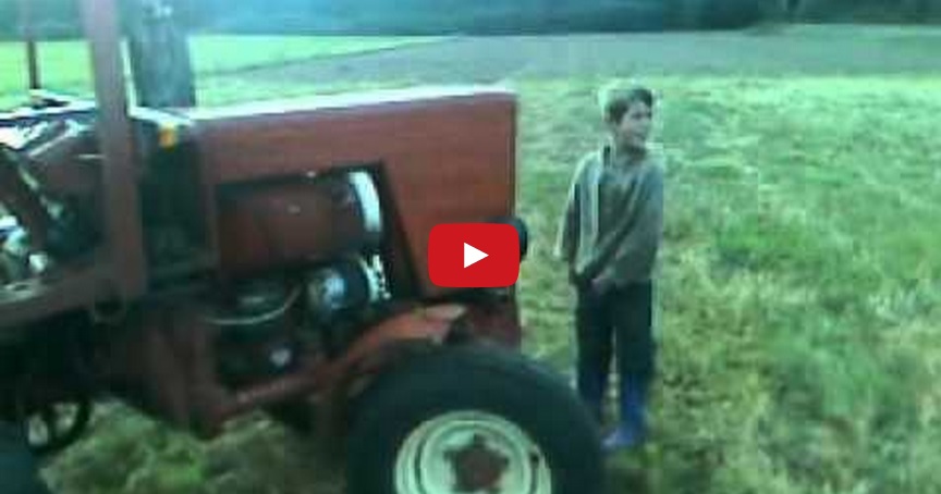 VIDEO: Tikmēr Latgalē… puikas cilā traktorus!