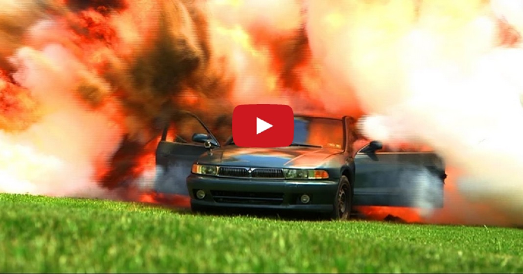 VIDEO: Kā mazdēls “netīšām” uzspridzināja vecmāmiņas auto? (CRAZY Car Bomb Surprise PRANK!!!)