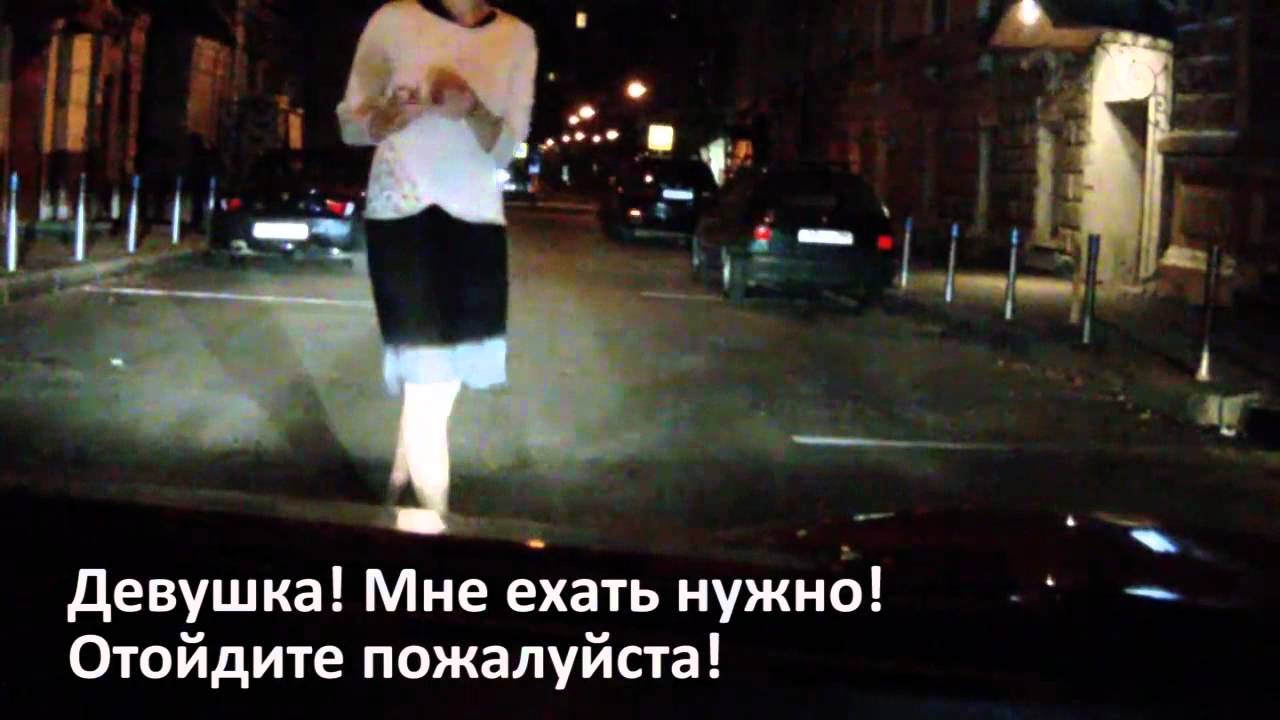 VIDEO: Kā Krievijā meitenes reaģē ieraugot vīrieti ar Ferrari? (Как телки ведутся на Феррари.)