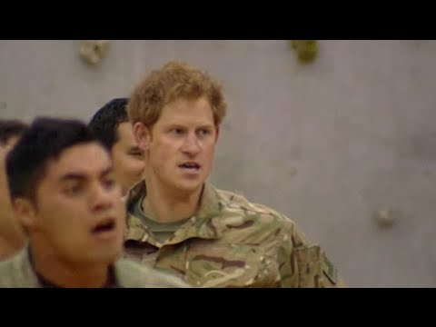 VIDEO: Princis Harijs neiespringst – var nodejot arī maoru kaujas deju! (Prince Harry performs Haka in New Zealand)