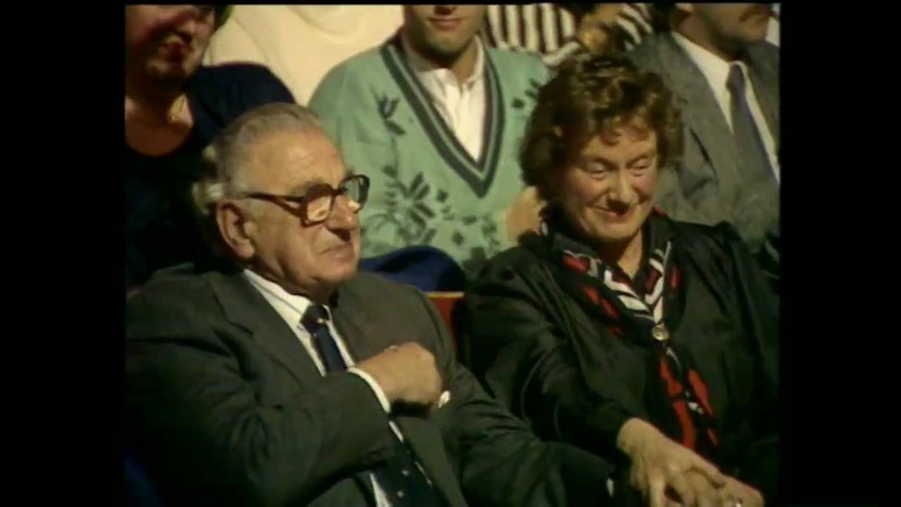 VIDEO: Viņš kara laikā izglāba 699 ebreju bērnus! Bet viņš nezināja, ka šobrīd viņi sēž viņam tieši blakus! (Sir Nicholas Winton – BBC Programme “That’s Life” aired in 1988!)