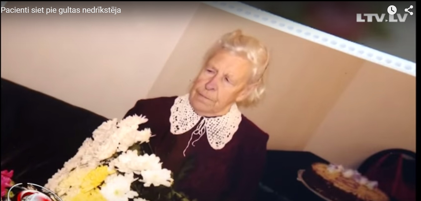 VIDEO: Jēkabpils slimnīcā pie gultas piesien slimu 86 gadus vecu pacienti, kas turpat pēc 4 dienām nomirst!
