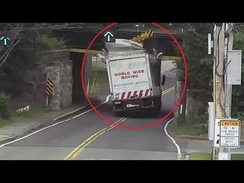 VIDEO: ASV ir kāds tilts, kas vismaz reizi mēnesī saplosa pa kādai kravas mašīnai! (Trucks That have Hits Massachusetts Train Bridge… (Video Compilation))