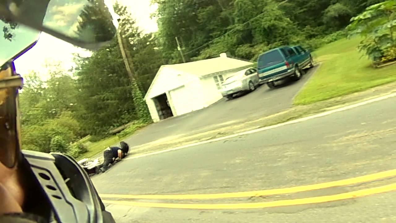 VIDEO: Kad 911 ierodas pirms tā ir izsaukta.. (Double Motorcycle Crash Epic Ending)