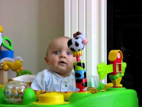 VIDEO: Kaut kas biedējoši smieklīgs.. (Emerson – Mommy’s Nose is Scary! (Original))