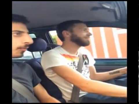 VIDEO: Smieklīgi! Ārzemnieks mēģina dziedāt Gobziņa “Purva āzi”! (Ārzemnieki dzied Gobziņa “Purva āzi”)