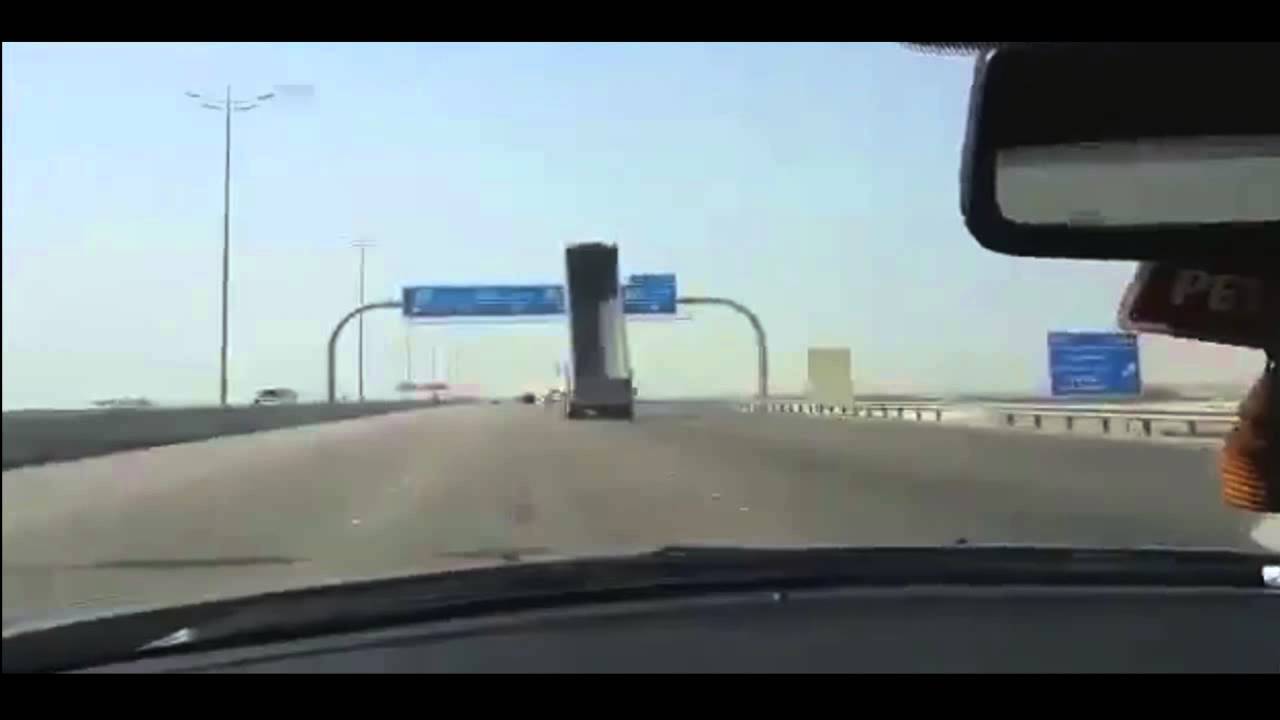 VIDEO: Tā sajūta, ka esi kaut ko aizmirsis, bet nevari atcerēties ko.. (Forgetful driver from pakistan)