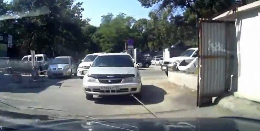 VIDEO: Ja Krievijā atstāsi savu auto kur pagadās, atgriežoties, tā iespējams tur vairs nebūs…