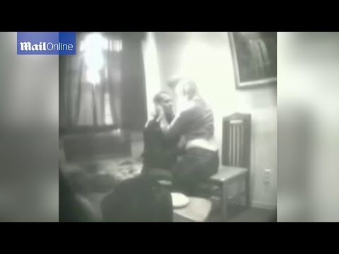 VIDEO: Krievijas mafijas boss tiek pie seksa arī cietumā! Neticami.. ar ko..  (CCTV catches Russian mafia boss having sex with activist)