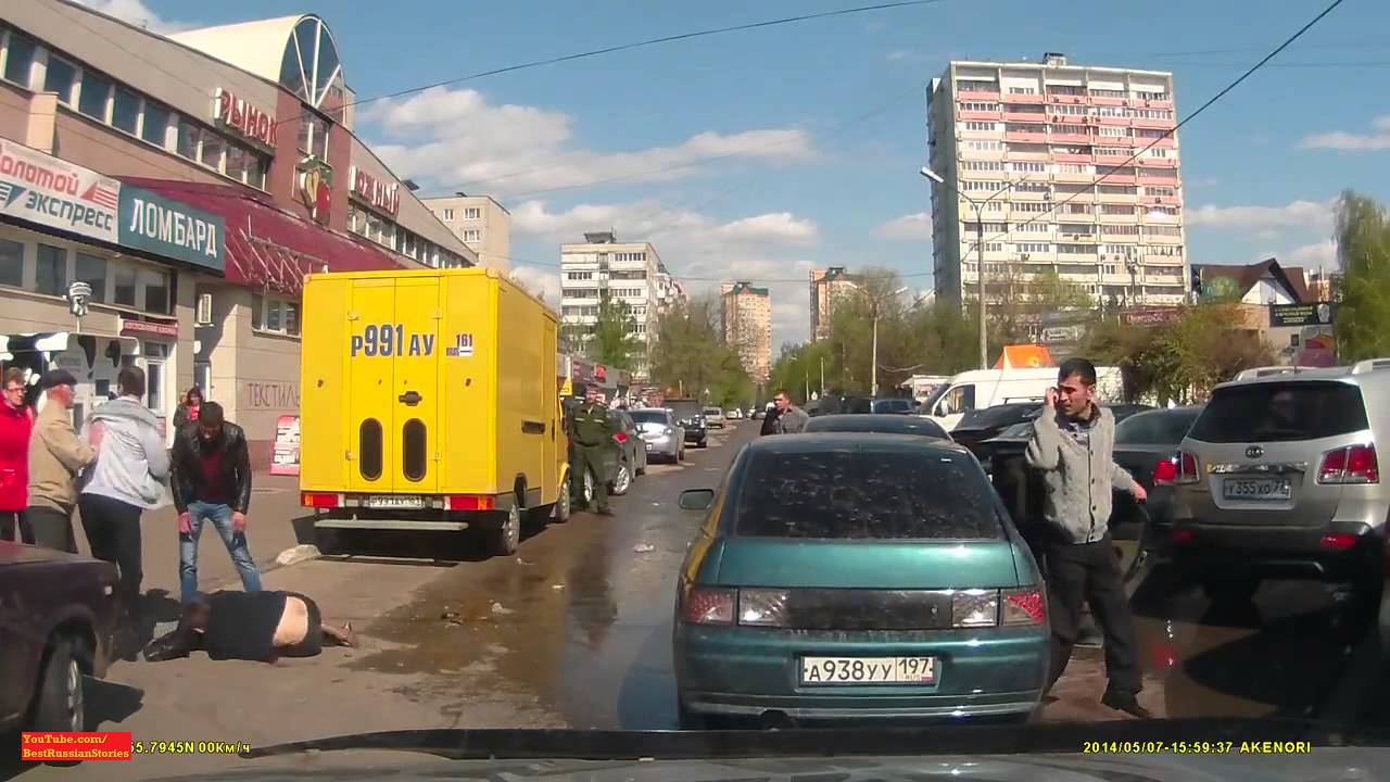 VIDEO: Nesāc, ja nevari beigt jeb pasaulē ir par tevi skarbāki džeki! (Road rage tough guys run into even tougher guys)