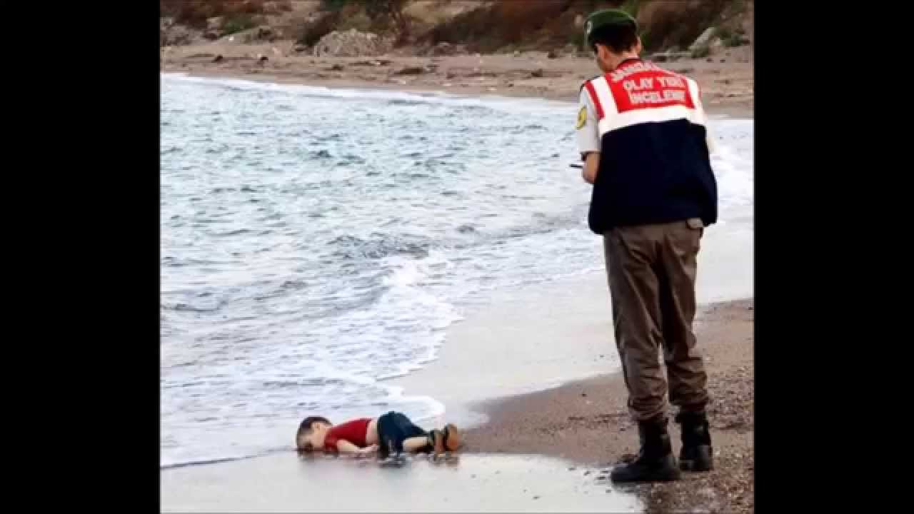 VIDEO: Noslīkušais sīriešu puisēns – simbols briesmu pilnajam ceļam uz Eiropu! (aylan kurdi, the young Syrian boy found drowned on Bodrum beach in Turkey)