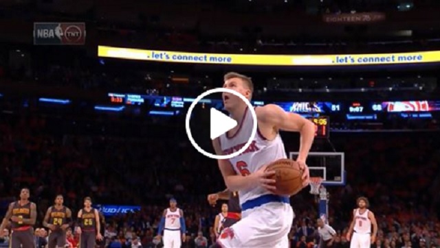 VIDEO: Kristaps Porziņģis ar savu kolosālo spēli šokē visus Amerikas basketbola fanus!