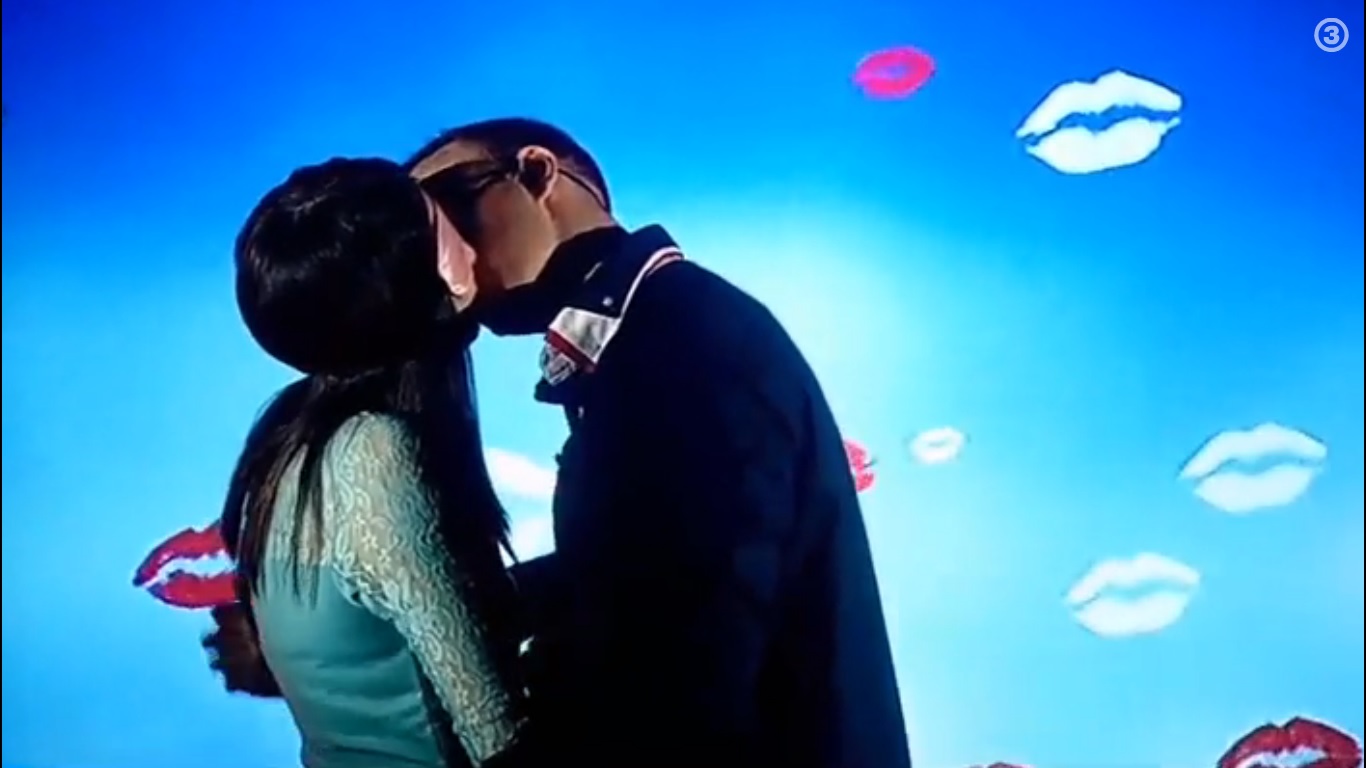 VIDEO: Saimniekšovs nav pirmais, kur Daiga izrāda savas skūpstīšanās prasmes!