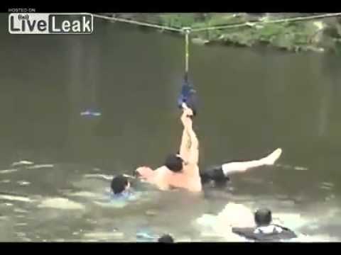 VIDEO: Apkaunojoši un riskanti! Tā ir, ja esi par smagu aktivitātēm virs ūdens!