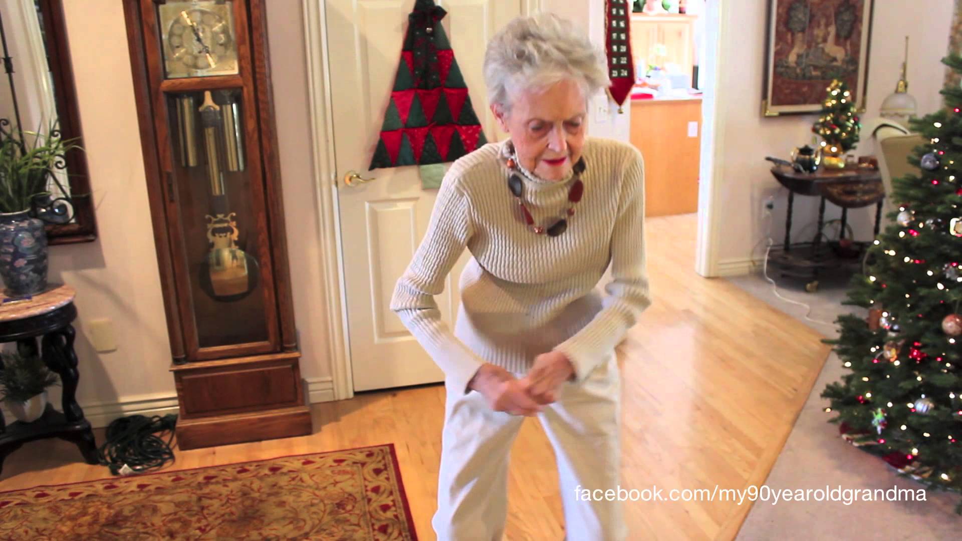 VIDEO: Vareni! 90 gadīga ome parāda, ko spēj, dejojot Gangnam Style!
