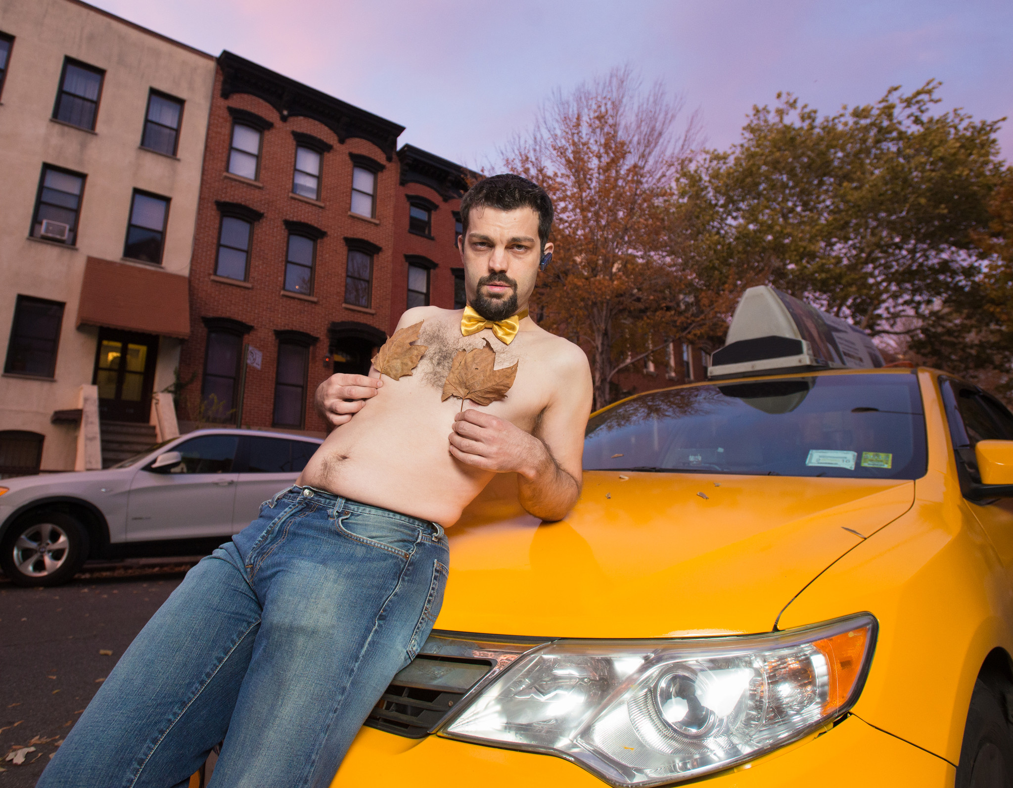 FOTO: Ņujorkas taksistiem ir “iekšas”.. un nav kompleksu!