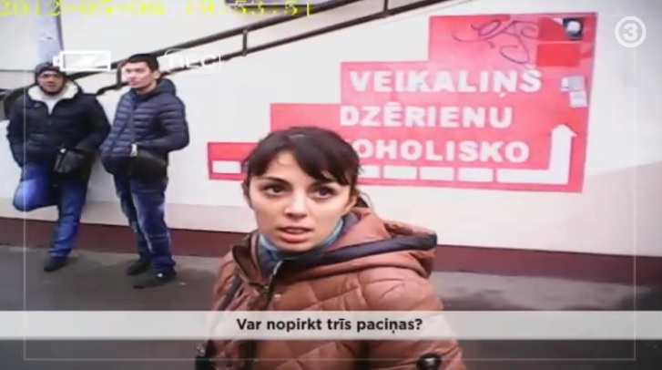 VIDEO: Slēptā kamera: Kā maskējušies žurnālisti ar policistiem Rīgas Centrāltirgū nelegālo cigarešu tirgotājus “sašņorēja”!?