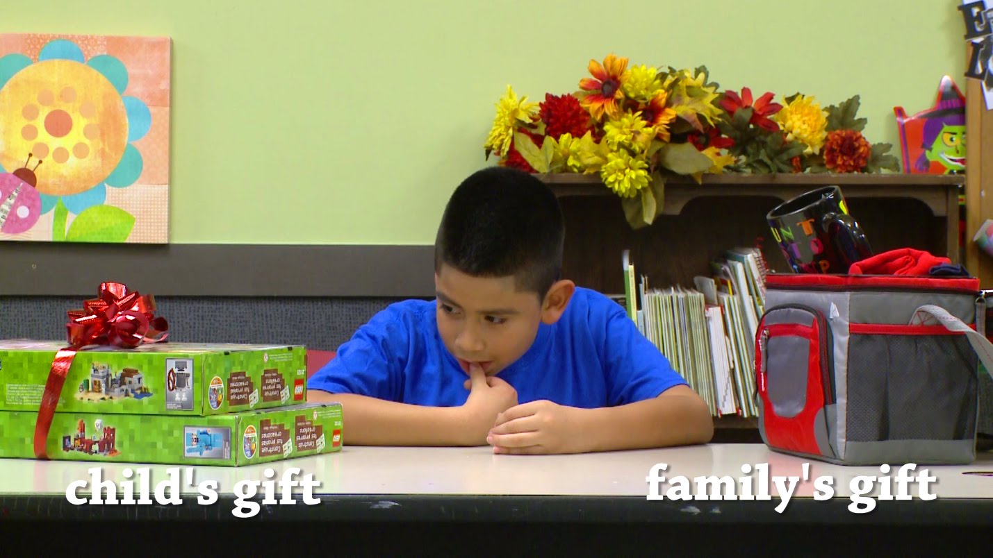 VIDEO: Bērniem jāizvēlas dāvana Ziemassvētkos. Tikai viena – sev vai vecākiem…