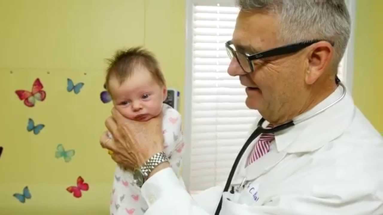 VIDEO: Pediatrs atklāj noslēpumu, kā ātri nomierināt raudošu zīdaini!