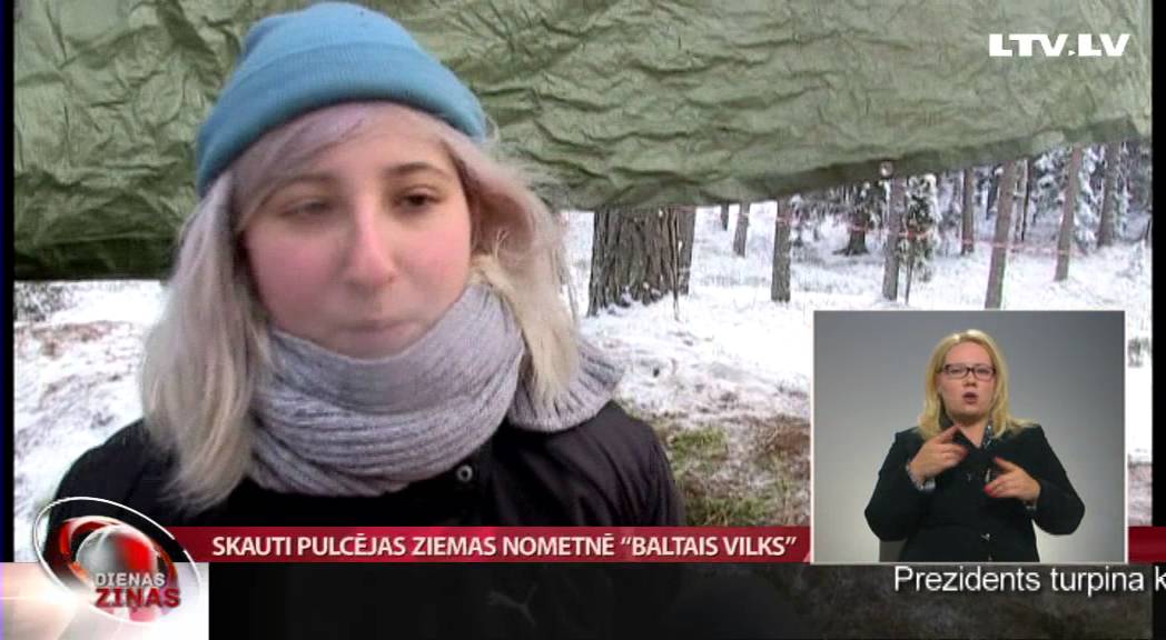 VIDEO: Ārā zem -20 grādiem, bet Latvijas skauti un gaidas ziemas nometnē “Baltais vilks” nakšņo teltīs!