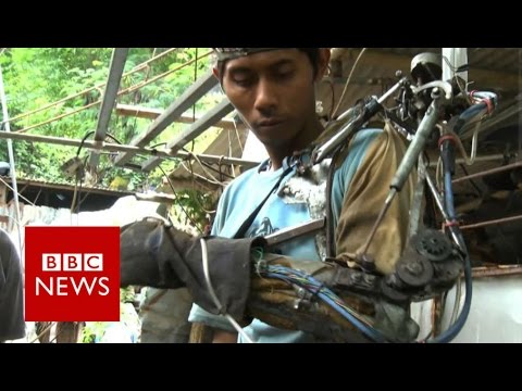 VIDEO: Indonēzijas Dzelzs vīrs jeb bioniskā roka no grabažām..