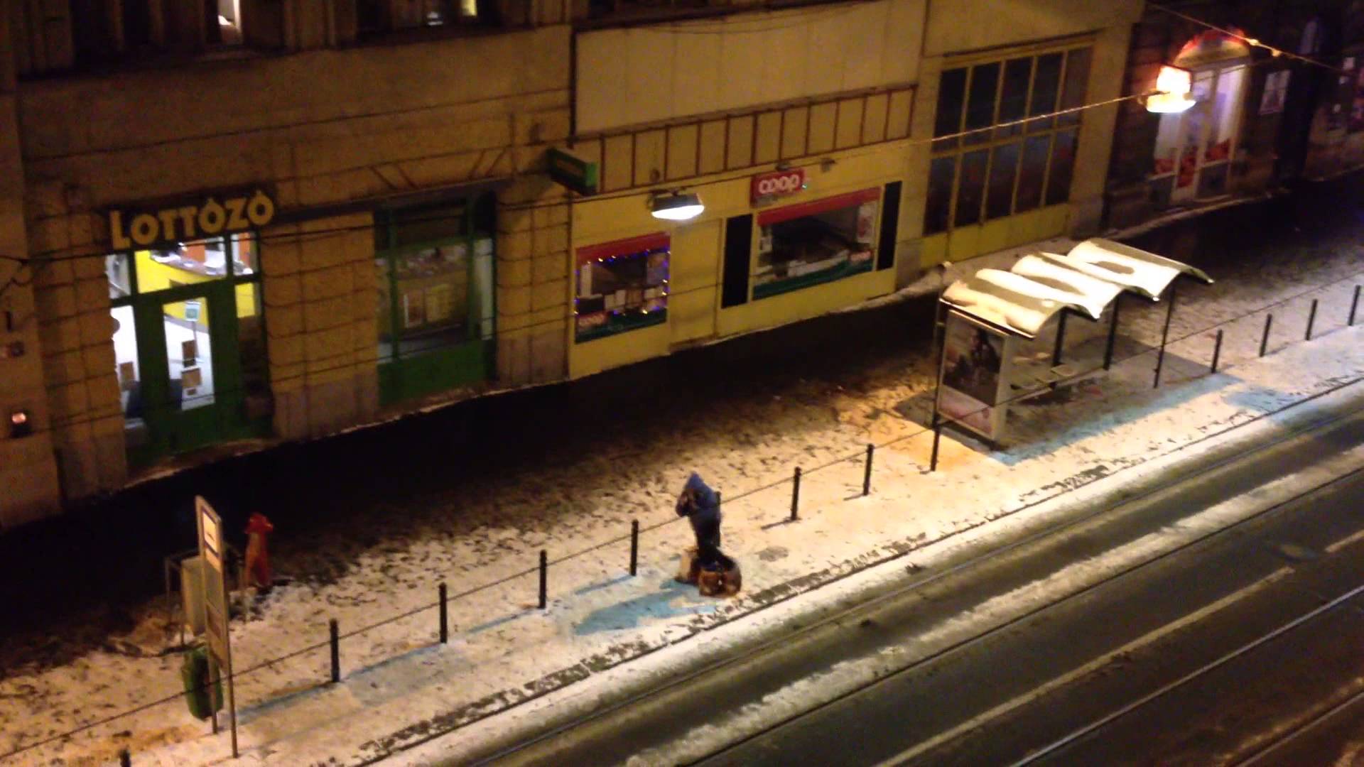 VIDEO: Par šādu rīcību kungs izpelnījās policistu apciemojumu..