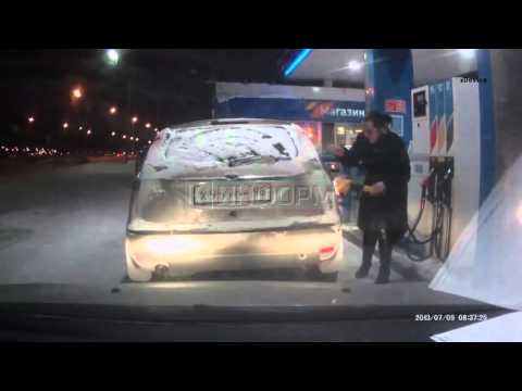VIDEO: Šķiltavu aizdegšana, uzpildot degvielu. Nopietni!?!?
