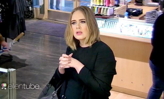 VIDEO: Dziedātāja Adele izjoko cilvēkus, izliekoties par stulbu klienti!